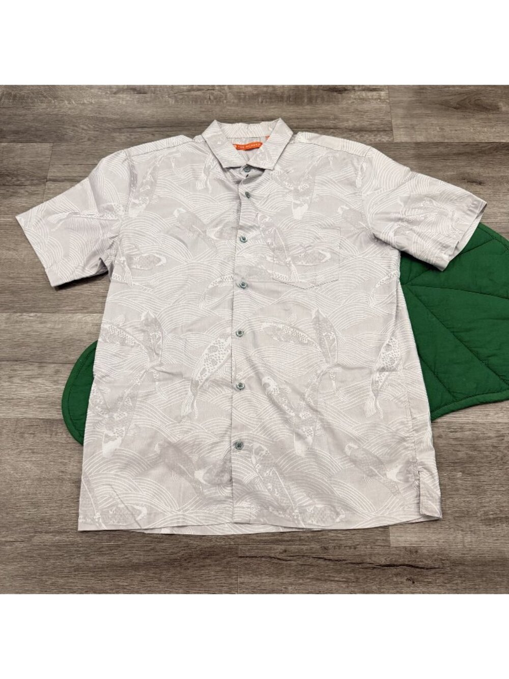 Tori Richard Hawaii Mens Medium Gray Koi Fish Short Sleeve Button Front Shirt Al